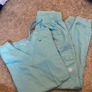 UA scrub set